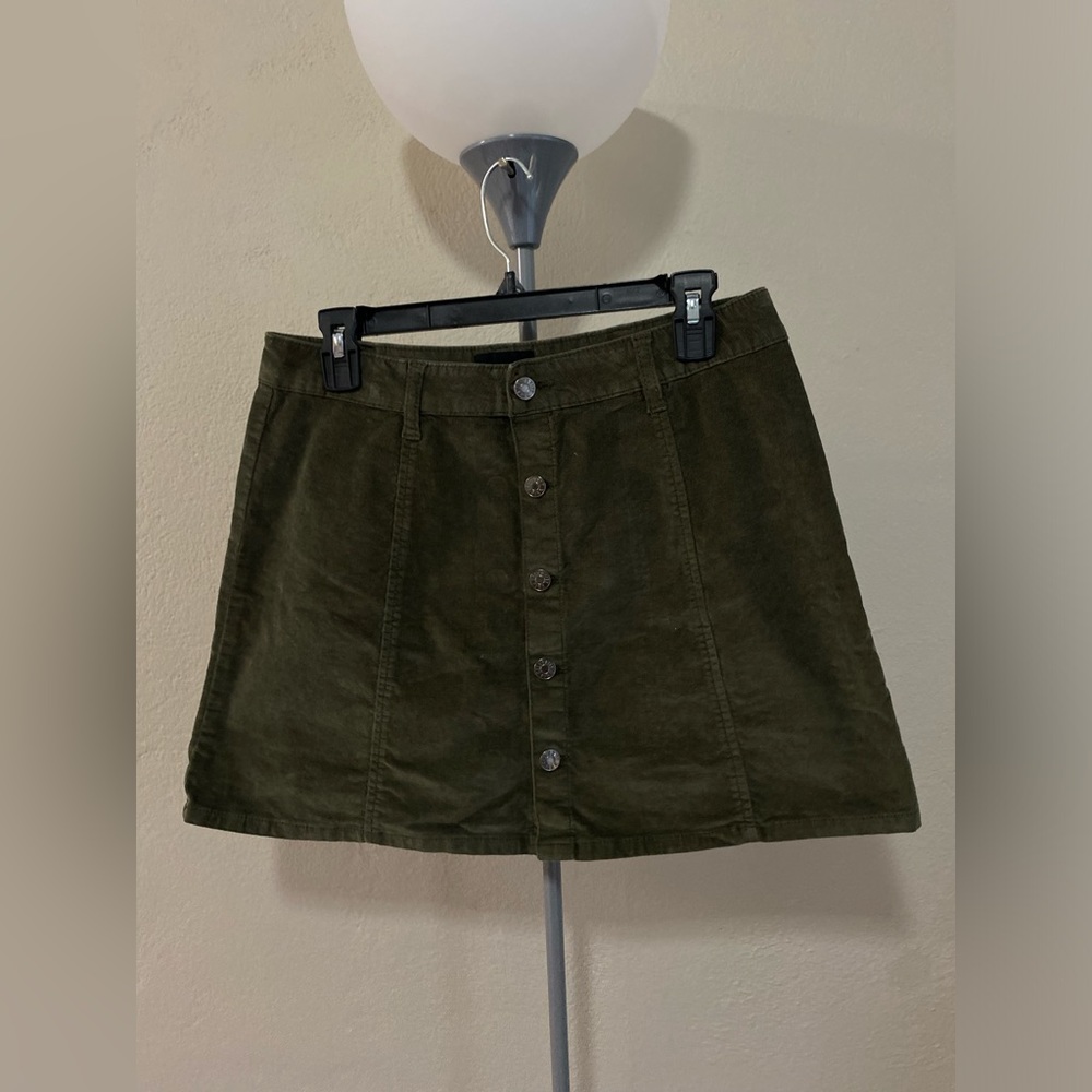 celebrity pink || green skirt